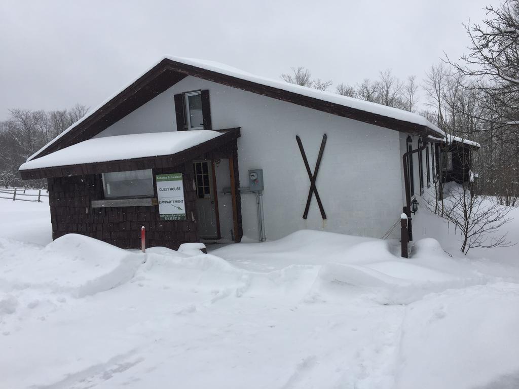 Auberge Schweizer Sutton Exterior photo